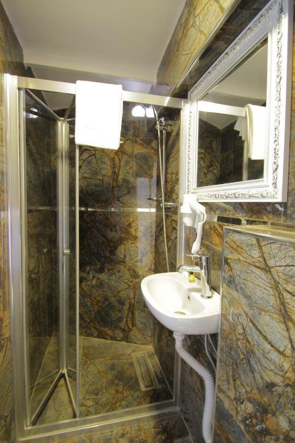 Grand Fm Hotel Istanbul Eksteriør billede